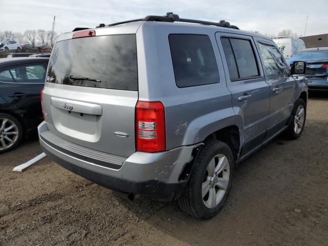 1C4NJRFB0GD613982 - 2016 JEEP PATRIOT LATITUDE SILVER photo 3