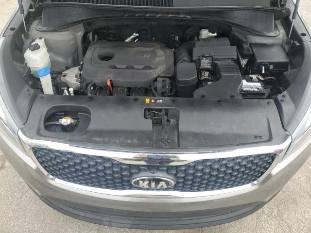 5XYPGDA30HG212557 - 2017 KIA SORENTO LX GRAY photo 11