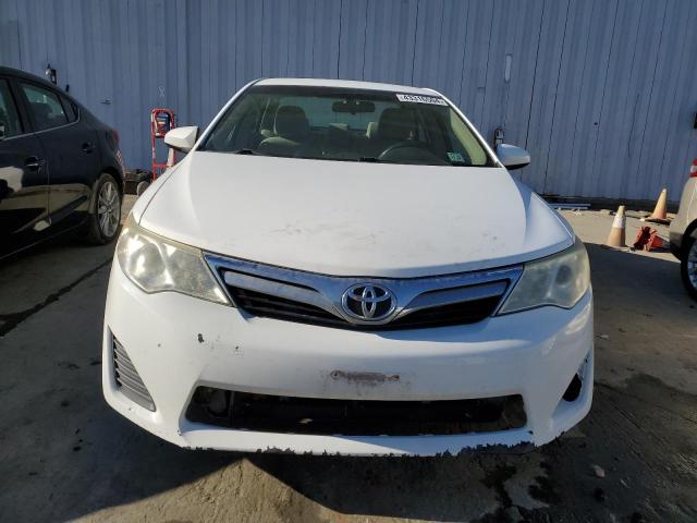 4T4BF1FK2CR207770 - 2012 TOYOTA CAMRY BASE WHITE photo 5