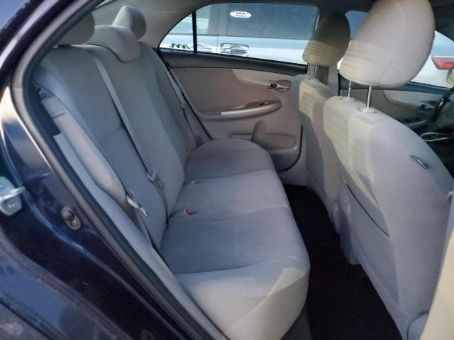 2T1BU4EE1DC930798 - 2013 TOYOTA COROLLA BASE Blau Foto 10