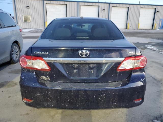 2T1BU4EE1DC930798 - 2013 TOYOTA COROLLA BASE Blau Foto 6