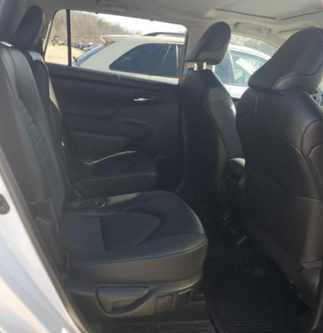 5TDGZRBH6NS588874 - 2022 TOYOTA HIGHLANDER XLE 白色 照片 11