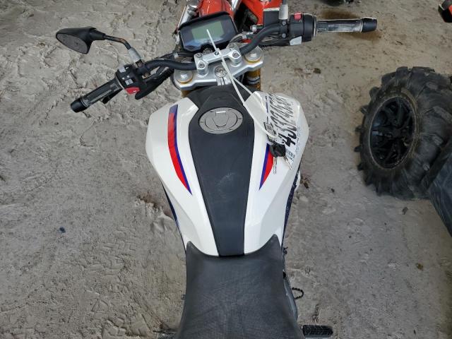 WB30G4306NRA35263 - 2022 BMW G310 R WHITE photo 5