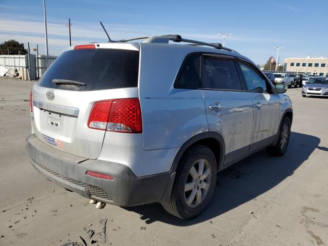 5XYKT3A68CG265106 - 2012 KIA SORENTO BASE SILVER photo 3