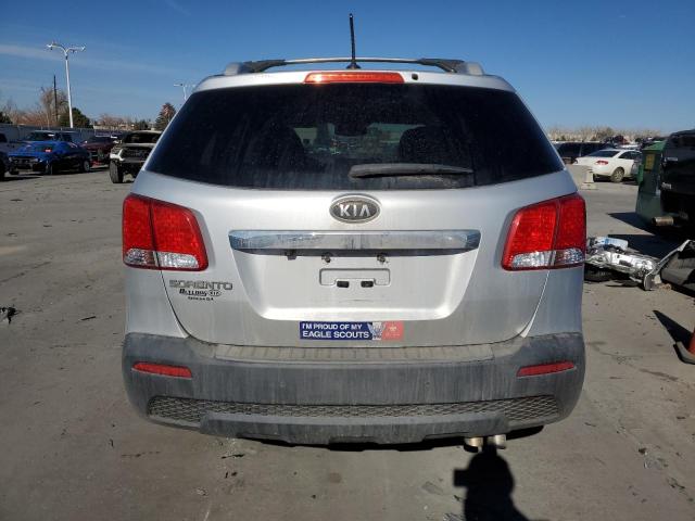 5XYKT3A68CG265106 - 2012 KIA SORENTO BASE SILVER photo 6