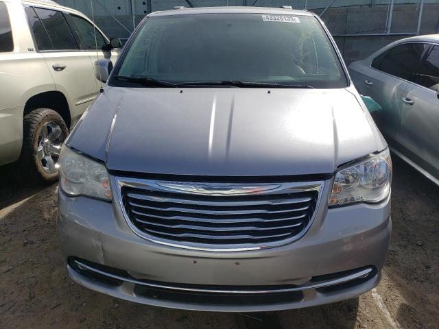 2C4RC1BG2DR696208 - 2013 CHRYSLER TOWN & COU TOURING 银色 照片 5