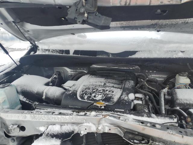 5TFUW5F1XHX642032 - 2017 TOYOTA TUNDRA DOUBLE CAB SR/SR5 SILVER photo 11