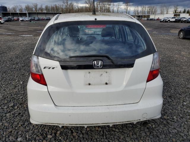 JHMGE8H35DC042230 - 2013 HONDA FIT WHITE photo 6