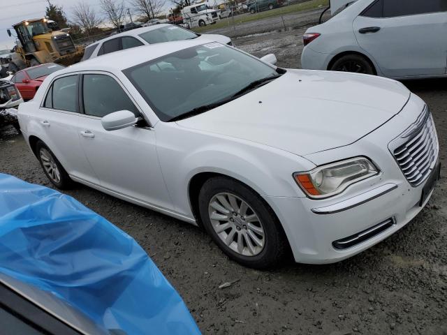 2C3CCAAG3CH312310 - 2012 CHRYSLER 300 WHITE photo 4