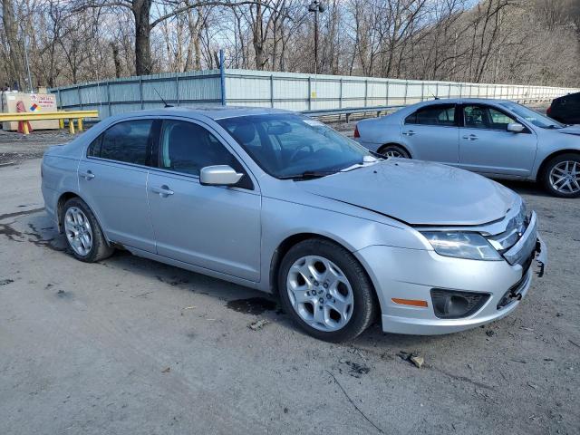 3FAHP0HA1BR291256 - 2011 FORD FUSION SE SILVER photo 4