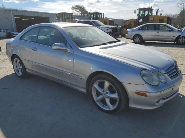 WDBTJ65JX5F124651 - 2005 MERCEDES-BENZ CLK 320C SILVER photo 4