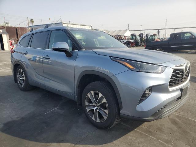 5TDHZRAH6NS098358 - 2022 TOYOTA HIGHLANDER XLE 蓝色 照片 4