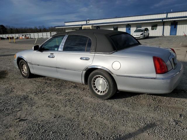1LNHM81W71Y695150 - 2001 LINCOLN TOWN CAR EXECUTIVE Grau Foto 2