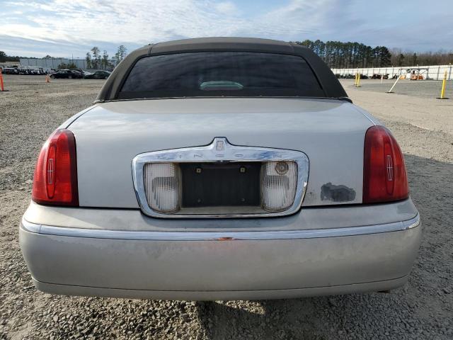 1LNHM81W71Y695150 - 2001 LINCOLN TOWN CAR EXECUTIVE Grau Foto 6