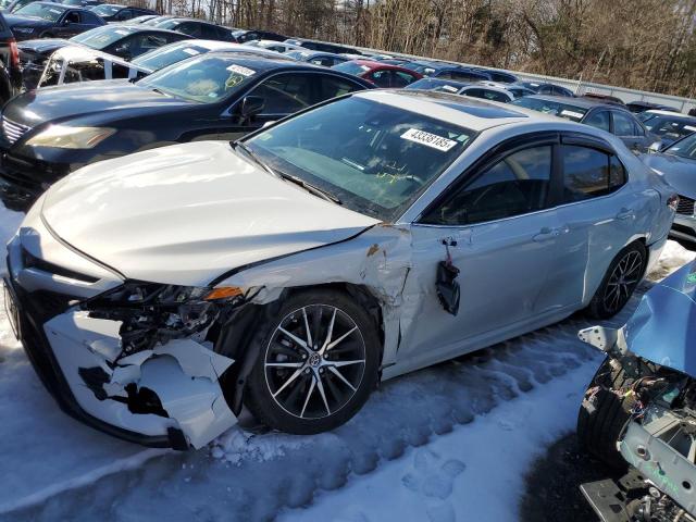 4T1T11BK3RU123372 - 2024 TOYOTA CAMRY SE NIGHT SHADE WHITE photo 1