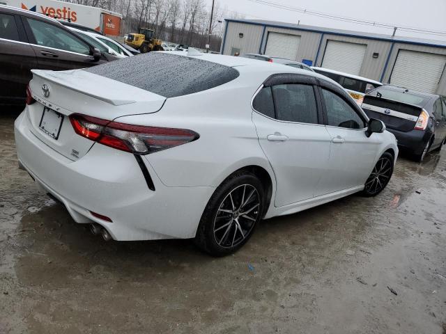 4T1T11BK3RU123372 - 2024 TOYOTA CAMRY SE NIGHT SHADE WHITE photo 3