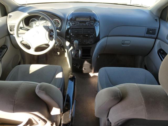 5TDZA23C55S252157 - 2005 TOYOTA SIENNA CE SILVER photo 8