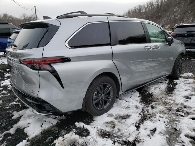 5TDDSKFCXRS111027 - 2024 TOYOTA SIENNA XSE SILVER photo 3