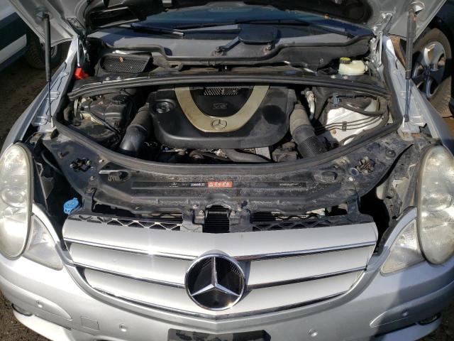 4JGCB65E88A084231 - 2008 MERCEDES-BENZ R 350 SILVER photo 11