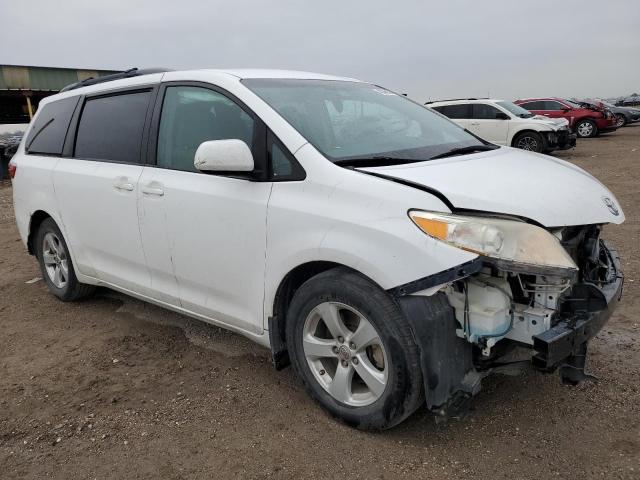 5TDKK3DC1FS584553 - 2015 TOYOTA SIENNA LE WHITE photo 4