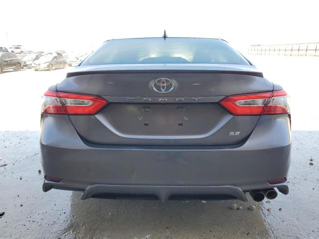 4T1G11AK4LU921566 - 2020 TOYOTA CAMRY SE GRAY photo 6