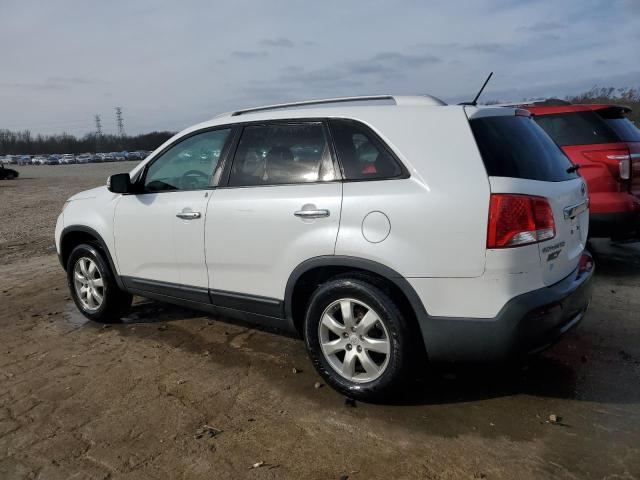 5XYKT3A11BG085808 - 2011 KIA SORENTO BASE WHITE photo 2