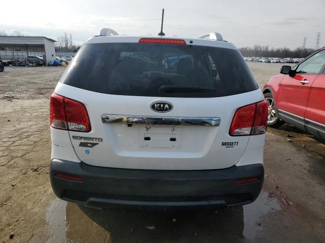 5XYKT3A11BG085808 - 2011 KIA SORENTO BASE WHITE photo 6