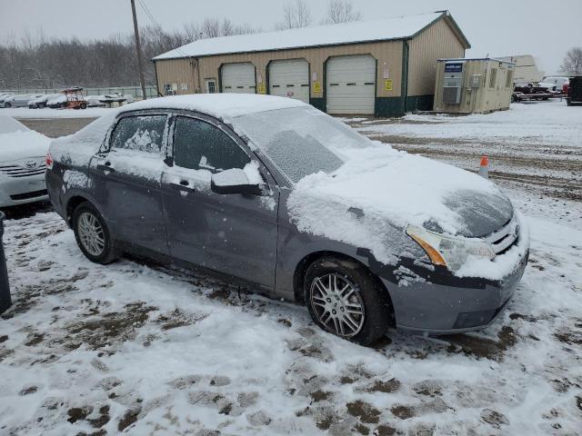 1FAHP3FN8AW249234 - 2010 FORD FOCUS SE GRAY photo 4