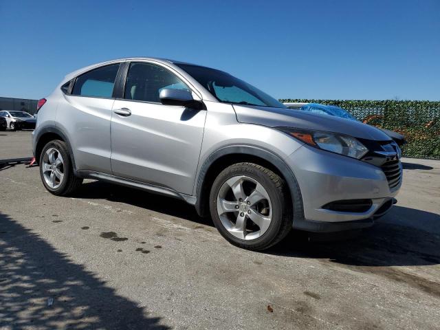 3CZRU5H37JM718256 - 2018 HONDA HR-V LX SILVER photo 4