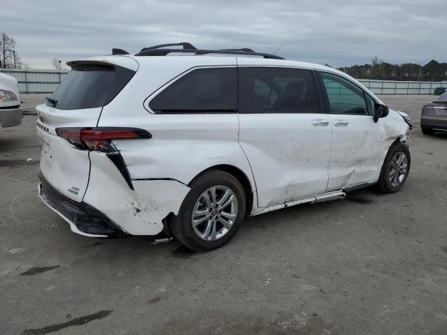 5TDDSKFCXNS060350 - 2022 TOYOTA SIENNA XSE WHITE photo 3