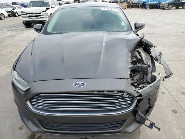 3FA6P0H76GR246509 - 2016 FORD FUSION SE GRAY photo 5