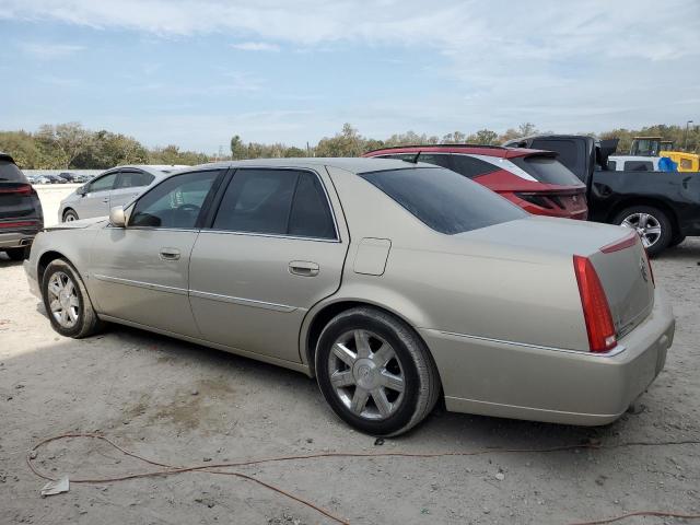 1G6KD57YX7U114373 - 2007 CADILLAC DTS BEIGE photo 2