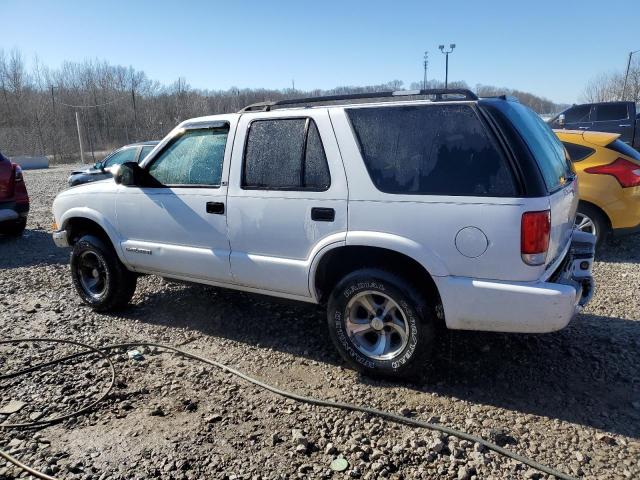 1GNCS13W61K203663 - 2001 CHEVROLET BLAZER WHITE photo 2