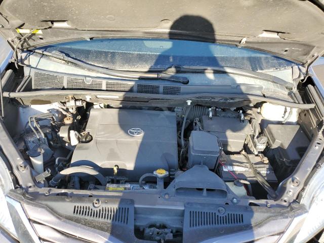 5TDKK3DC3FS575711 - 2015 TOYOTA SIENNA LE GRAY photo 12