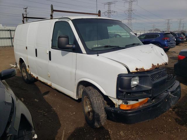 1GCGG25C481118129 - 2008 CHEVROLET EXPRESS G2 WHITE photo 4