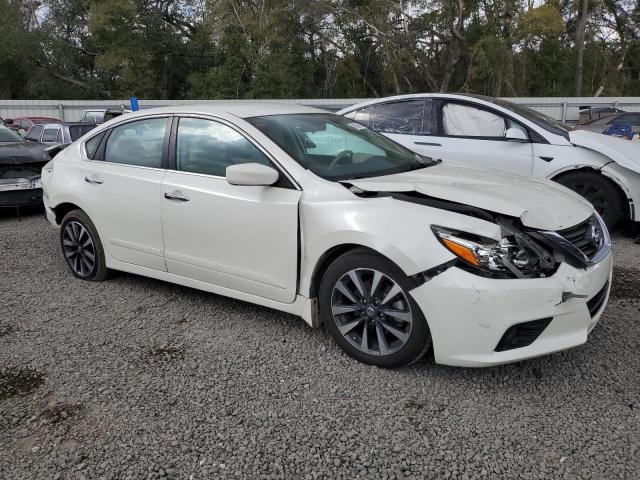 1N4AL3AP5HC147195 - 2017 NISSAN ALTIMA 2.5 WHITE photo 4