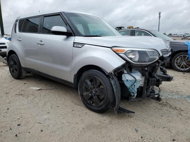 KNDJN2A23K7658990 - 2019 KIA SOUL SILVER photo 4