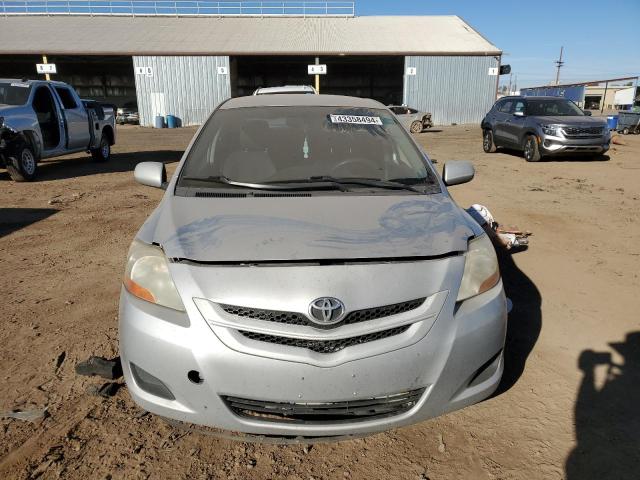 JTDBT923781264303 - 2008 TOYOTA YARIS GRAY photo 5