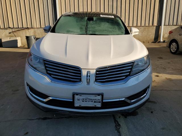 2LMPJ8LR6HBL37125 - 2017 LINCOLN MKX RESERVE أبيض صورة 5