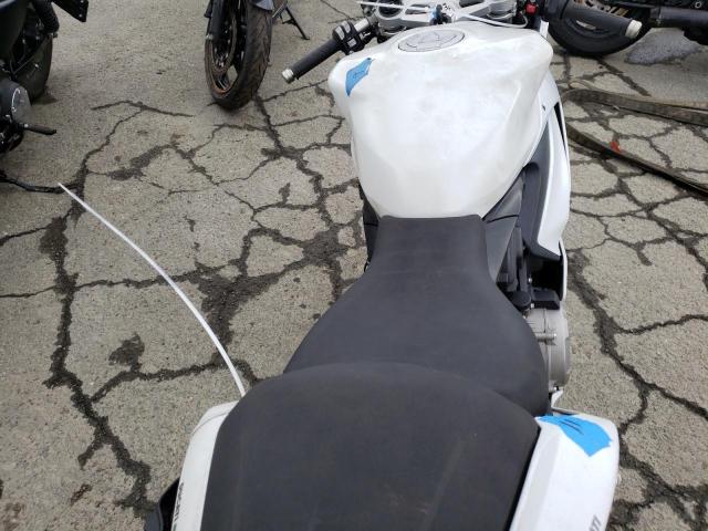 ZDMHAATWXMB004237 - 2021 DUCATI PANIGALE V2 WHITE photo 6