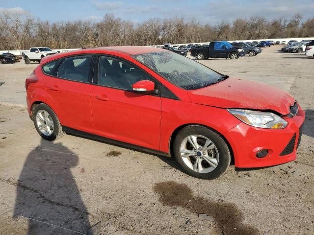 1FADP3K22EL439967 - 2014 FORD FOCUS SE RED photo 4