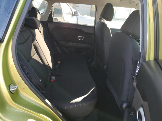 KNDJN2A22J7892293 - 2018 KIA SOUL GREEN photo 10