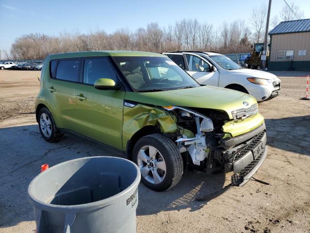 KNDJN2A22J7892293 - 2018 KIA SOUL GREEN photo 4