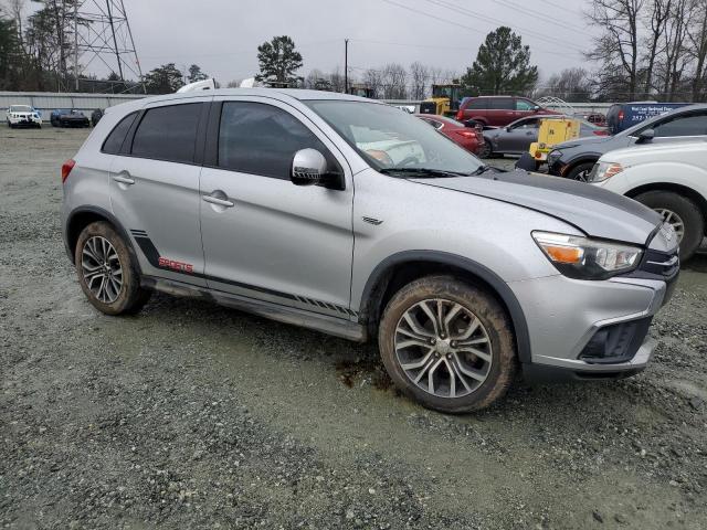 JA4AP3AU7KU019265 - 2019 MITSUBISHI OUTLANDER ES SILVER photo 4