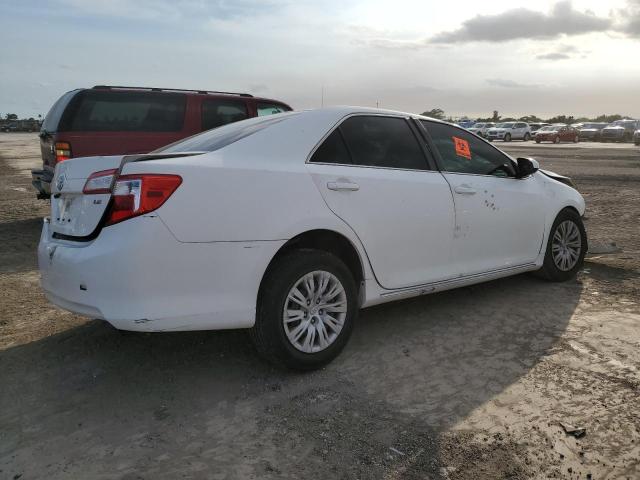 4T1BF1FK6EU741898 - 2014 TOYOTA CAMRY L WHITE photo 3