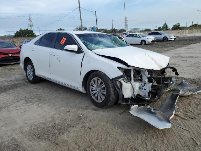 4T1BF1FK6EU741898 - 2014 TOYOTA CAMRY L WHITE photo 4