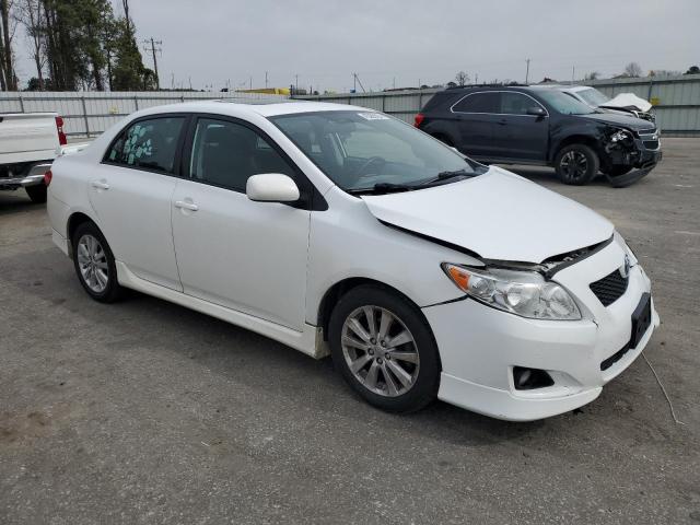 1NXBU4EE7AZ275167 - 2010 TOYOTA COROLLA BASE WHITE photo 4