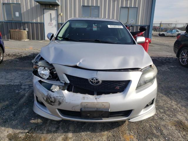 2T1BU4EE8AC475296 - 2010 TOYOTA COROLLA BASE SILVER photo 5