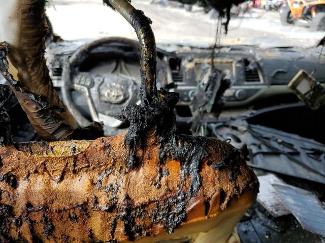 5TDJKRFHXES064681 - 2014 TOYOTA HIGHLANDER XLE Սև լուսանկար 8