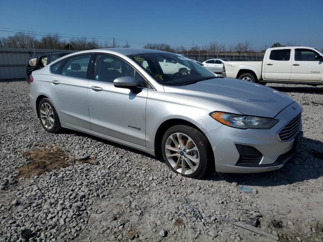 3FA6P0LU1KR226383 - 2019 FORD FUSION SE SILVER photo 4